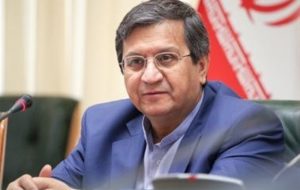 همتی: 4.5 میلیارد دلار برای کالاهای اساسی ذخیره کردیم